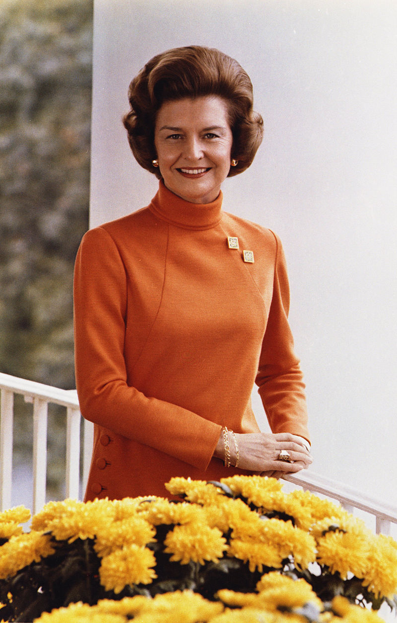 examples of a bouffant hair style